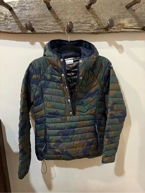 Women’s Quilted Hooded Jacket - Camouflage Green